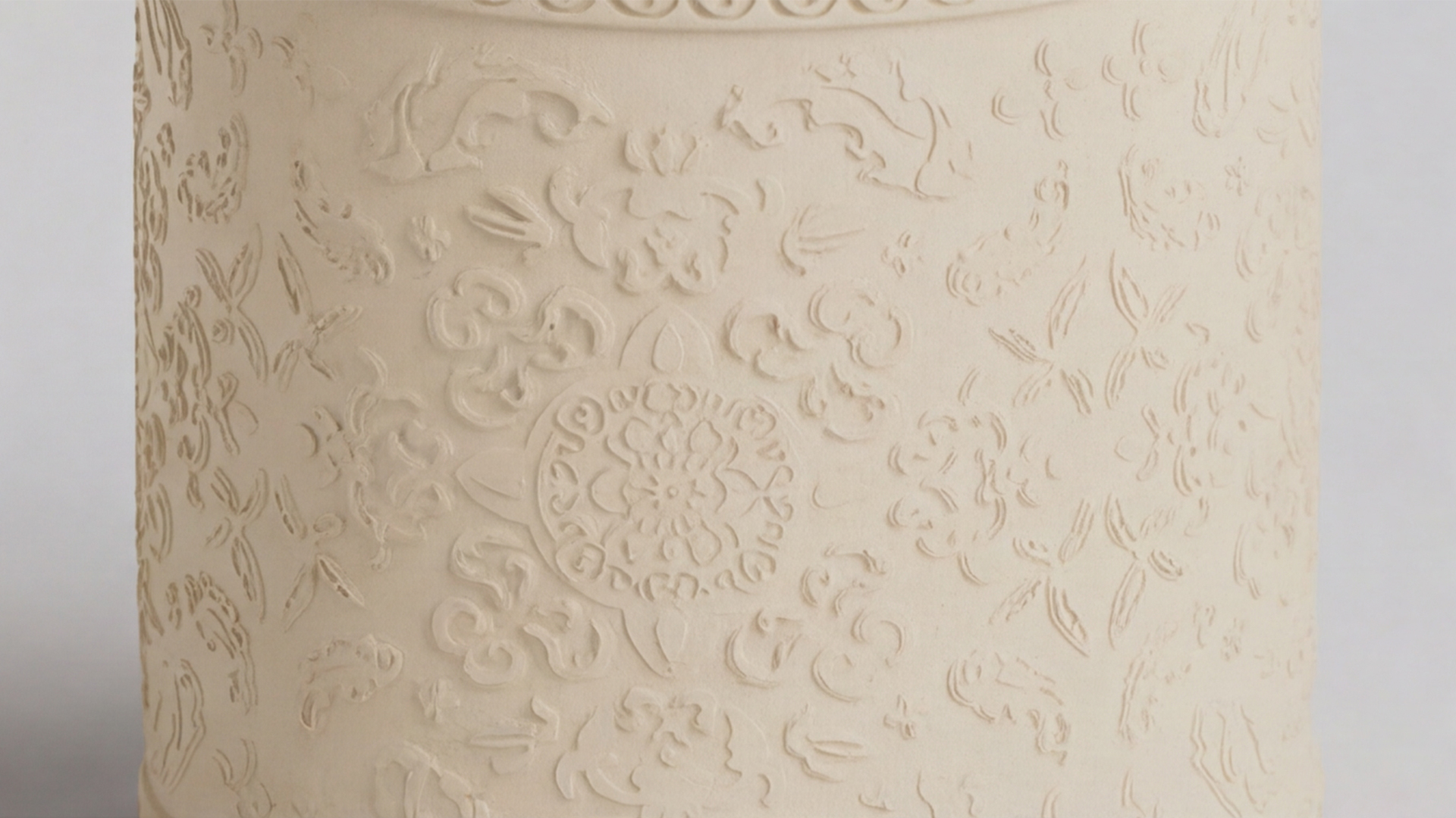 concrete candle container maximalism (2)